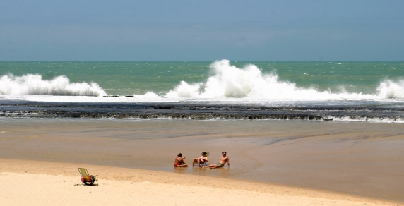 Os arrecifes da praia do Meio.