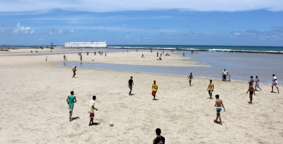 Praia do Forte na maré baixa