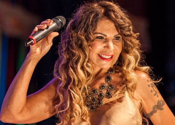 Elba Ramalho faz show na segunda-feira de Carnaval no polo Ponta Negra. (foto internet)