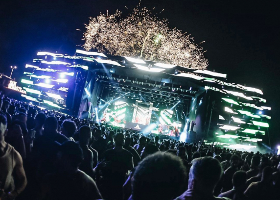 Na Arena Imirá terá Cláudia Leitte na virada do Ano, no Réveillon Santé.