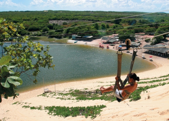 Lagoa de Jacumã, onde tem o aerobunda (tirolesa)