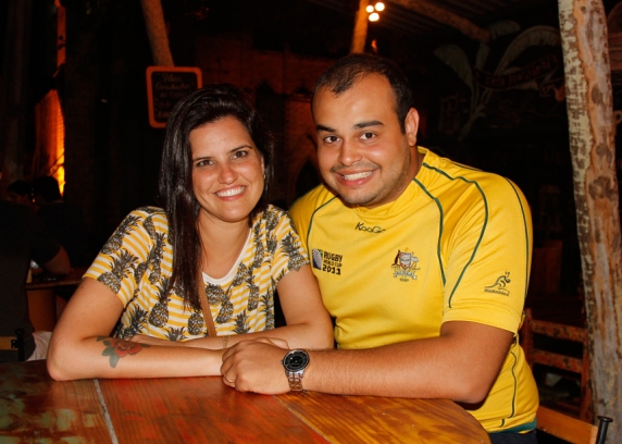 O casal de Itajaí, SC, Alana e Henrique, aprovaram o hambúrguer com pão de rapadura.