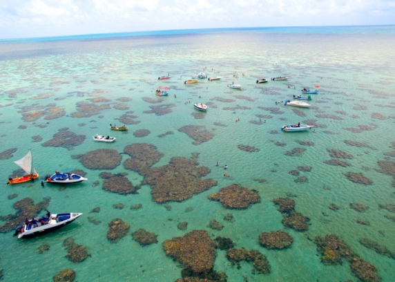 Parrachos, uma formação de recifes a 5 km da praia de Perobas